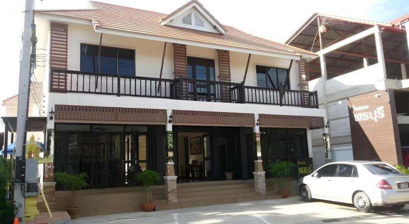 Ponburi Hotel Nan Exterior photo